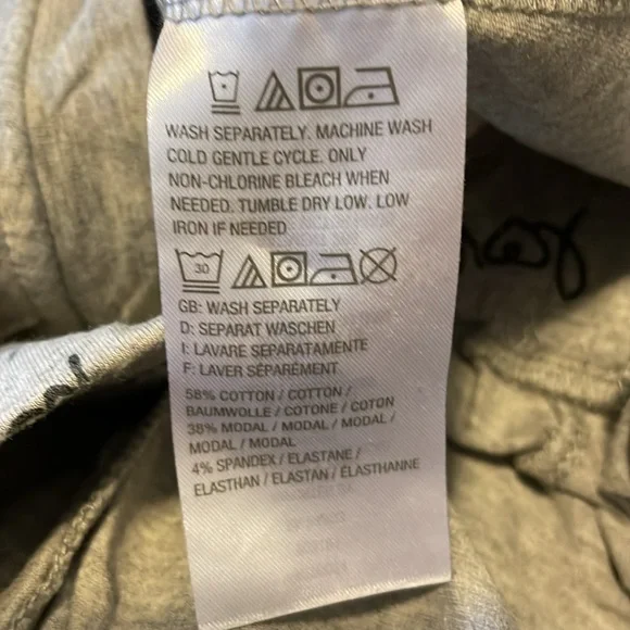 AnyBody pajamas Sz L - Picture 8 of 9